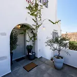 Hara's In , Paros *