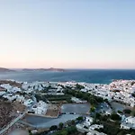 Hara's In , Paros * ナウサ