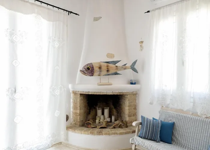 Hara's In , Paros * Науса