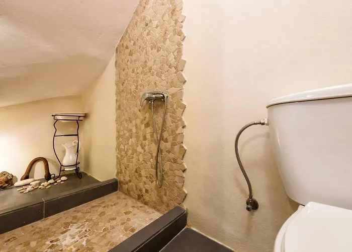 Hara's In , Paros * Науса