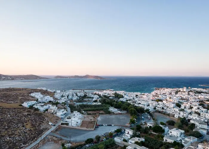 Hara's In , Paros * Науса