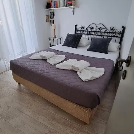 Hara's In , Paros Дом отдыха *