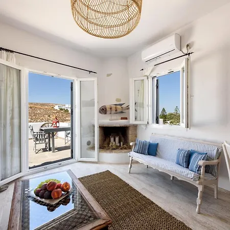 Hara's In , Paros Νάουσα