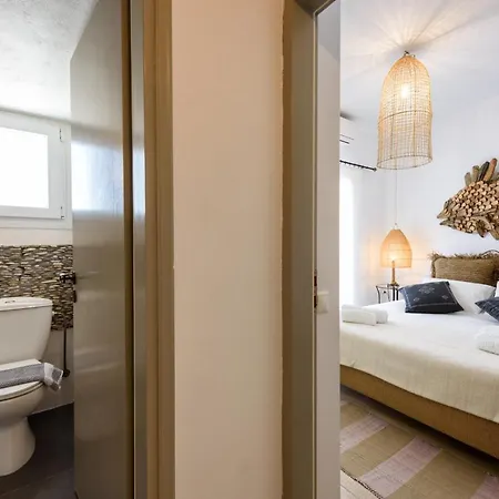 Hara's In , Paros * Naoussa