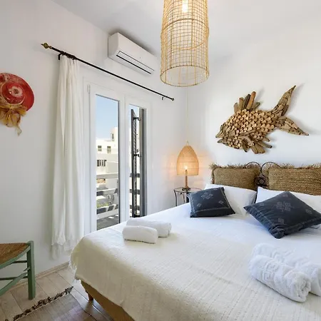 Hara's In , Paros Naoussa